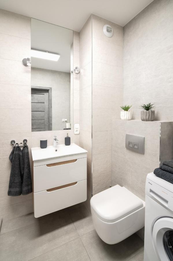 Unique Apt Eve - Free Garage Krasków Eksteriør bilde